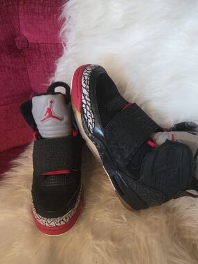 Jordan Son of Mars "Black Cement" Sneaker 6Y